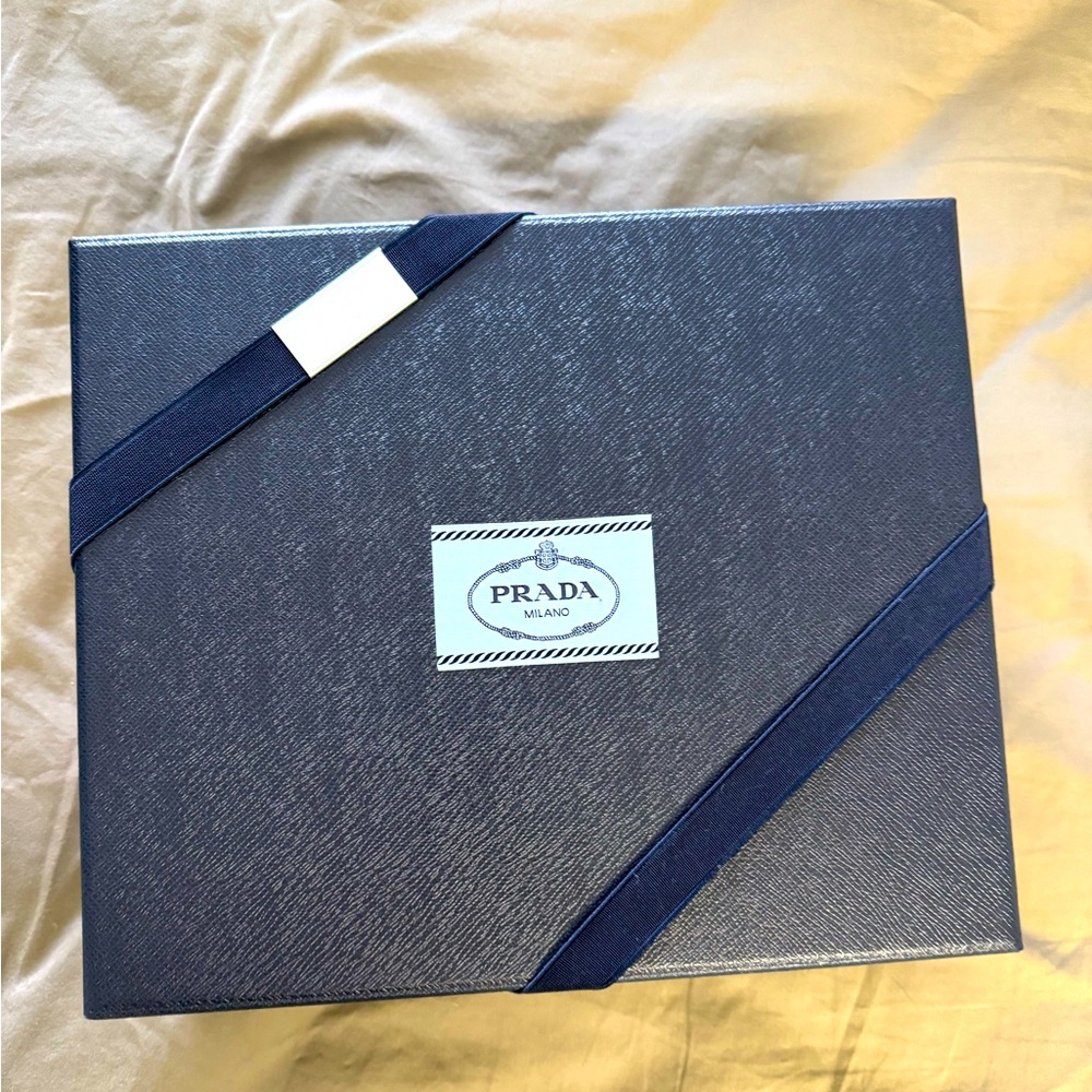 PRADA box